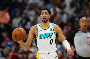 里弗斯:哈利伯顿很特别 即便手感不佳也能用传球盘活全队