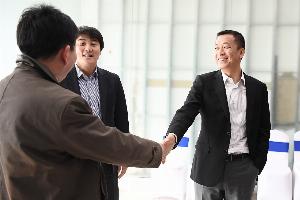 足球报:京鲁大战前周金辉批评球队表现,塞蒂恩揽下全部责任