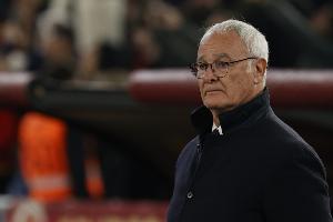 记者:如果罗马提供一份续约合同,我确信拉涅利会认真考虑